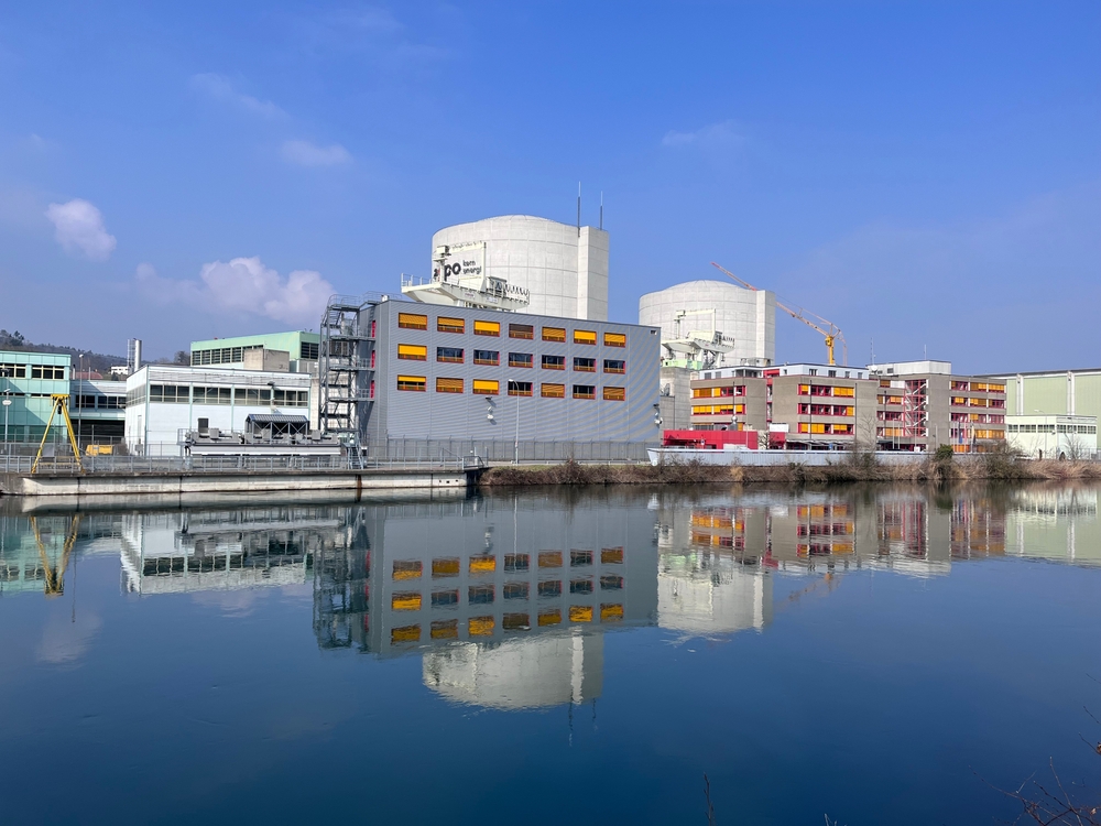 Elektrownia jądrowa Beznau w Szwajcarii , energetyka i klimat w Szwajcarii, fot. Shutterstock