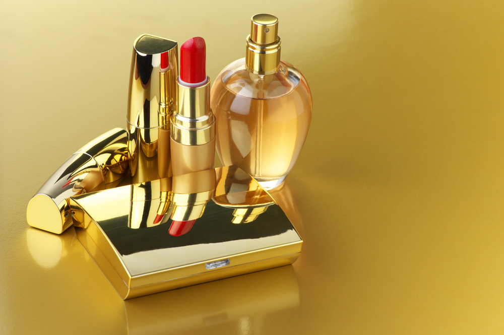 kosmetyki, efekt szminki, konsumpcja w czasie kryzysu, fot. Shutterstock
