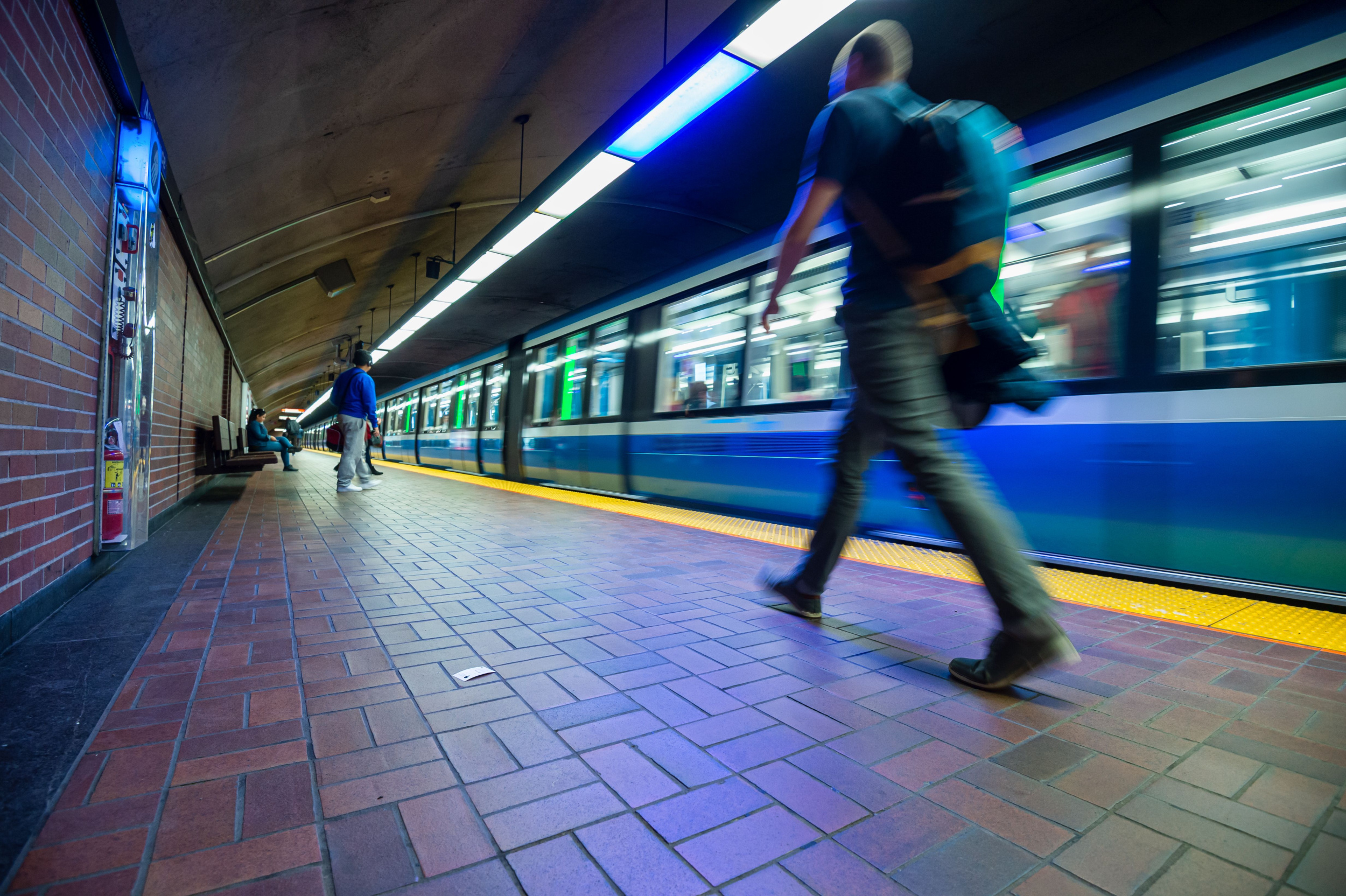 Metro w Montrealu, stacja metra, transport publiczny