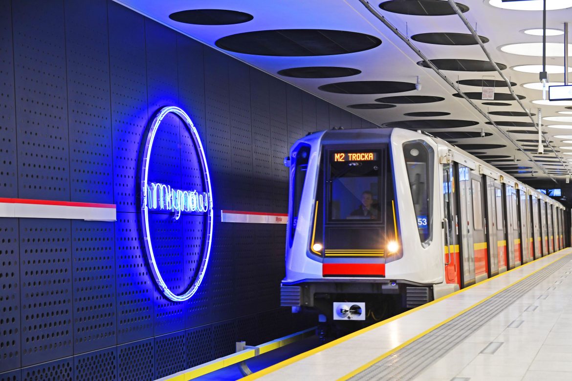 metro, Warszawa, fot. Martyn Janduła, Shutterstock metro, Warszawa, fot. Martyn Janduła, Shutterstock