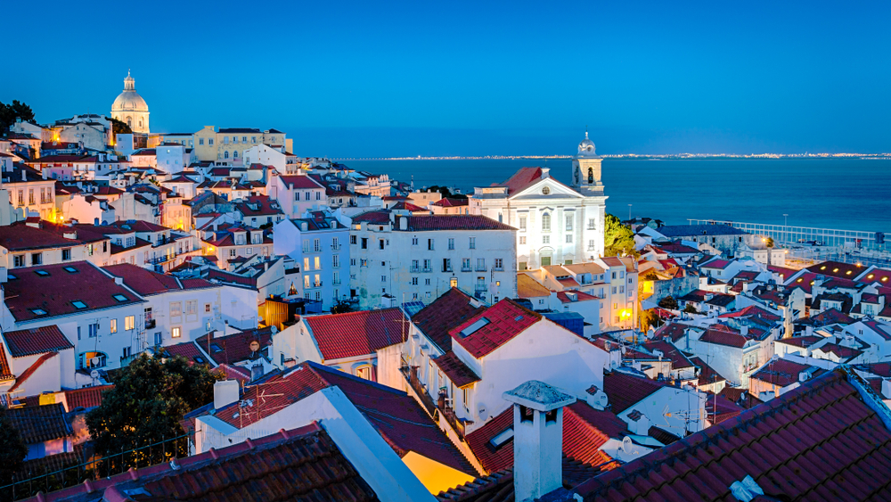 Lizbona, Miradouro das Portas do Sol, fot. Shutterstock/ Salvador Maniquiz
