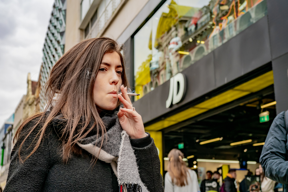 papierosy, palacze, próby rzucania palenia, fot. Shutterstock