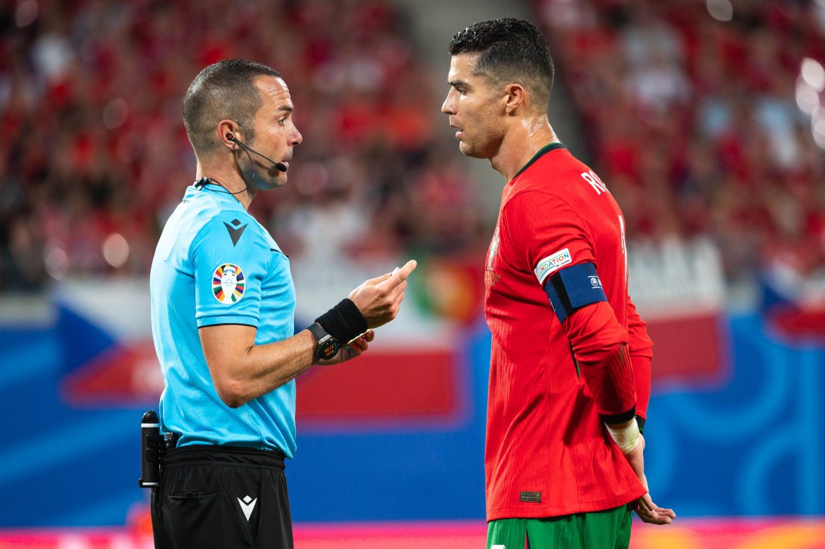 sędzia, Ronaldo, Euro, fot. Dziurek, Shutterstock sędzia, Ronaldo, Euro, fot. Dziurek, Shutterstock