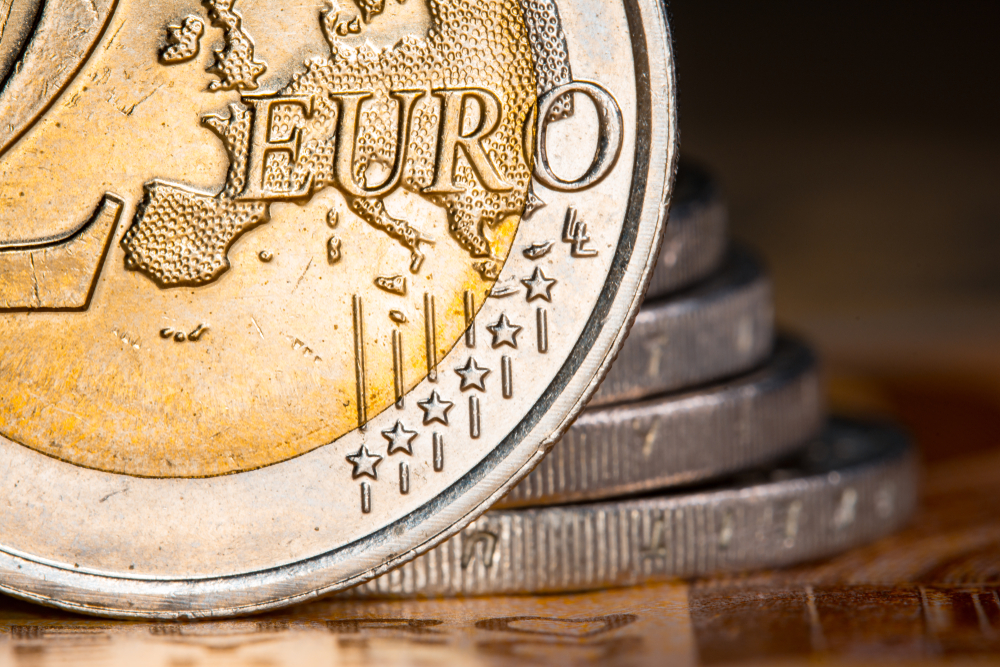 Silne euro: jak aprecjacja waluty wpływa na gospodarkę strefy euro?