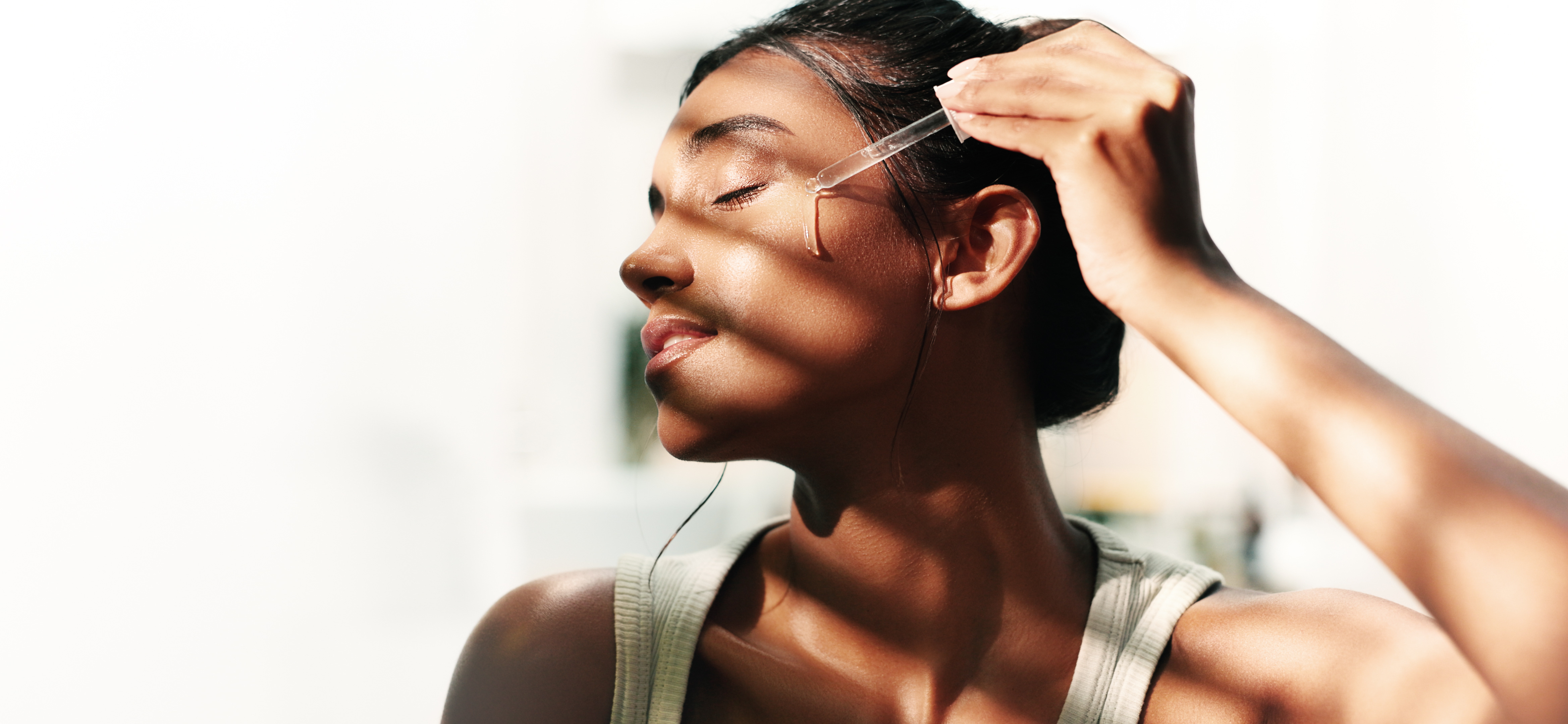 Witamina C w tubce: jak rośnie globalny rynek serum rozświetlających?