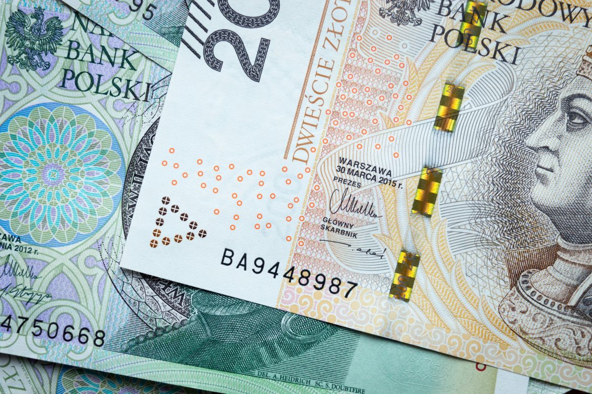 Inflacja, polski złoty, banknoty, inflacja bazowa, fot. Unsplash/Lukasz Radziejewski
