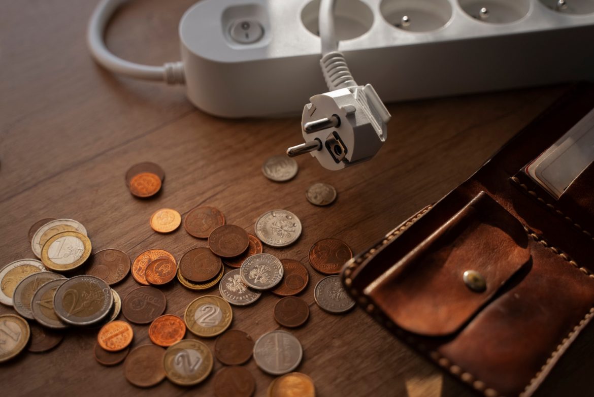 Ceny energii, koszty za ogrzewanie, magazyny energii, fotowoltaika, fot. Freepik/freepik