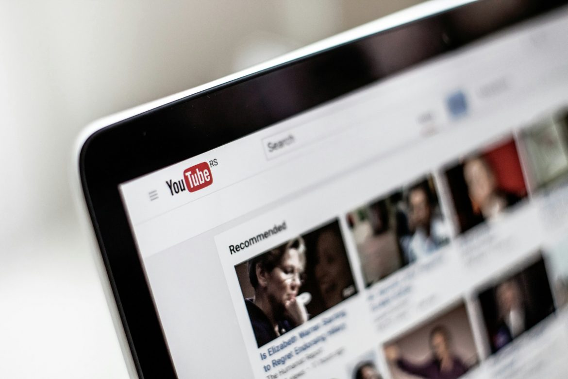 YouTube, oszustwa, internet, fot. Unsplash/NordWood Themes YouTube, oszustwa, internet, fot. Unsplash/NordWood Themes