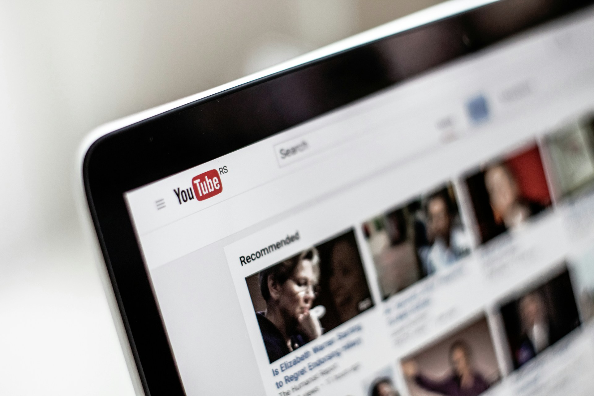 Ponad 3 tys. filmów na YouTube służyło do kradzieży danych