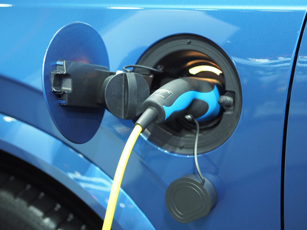 Udział samochodów elektrycznych w rynku, pojazdy zeroemisyjne, samochodów zeroemisyjnych, fot. Vecteezy/Thanasak Wongsuk