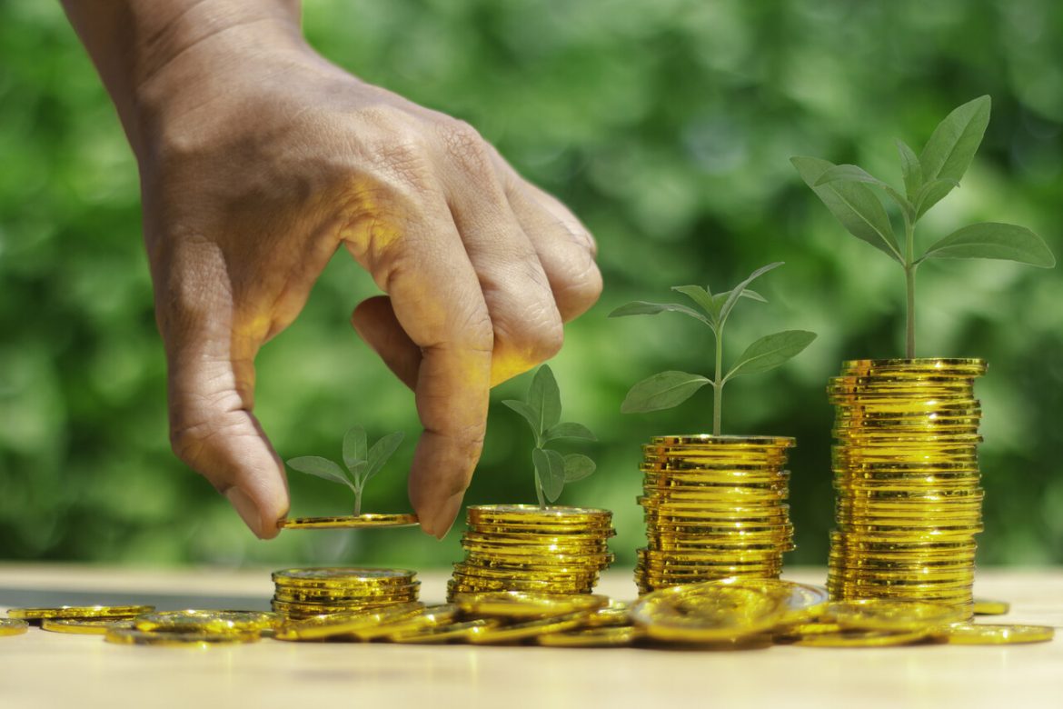 Oszczędzanie, emerytura, inwestowanie, IKE, IKZE, fot. Vecteezy/Pheniti Prasomphethiran