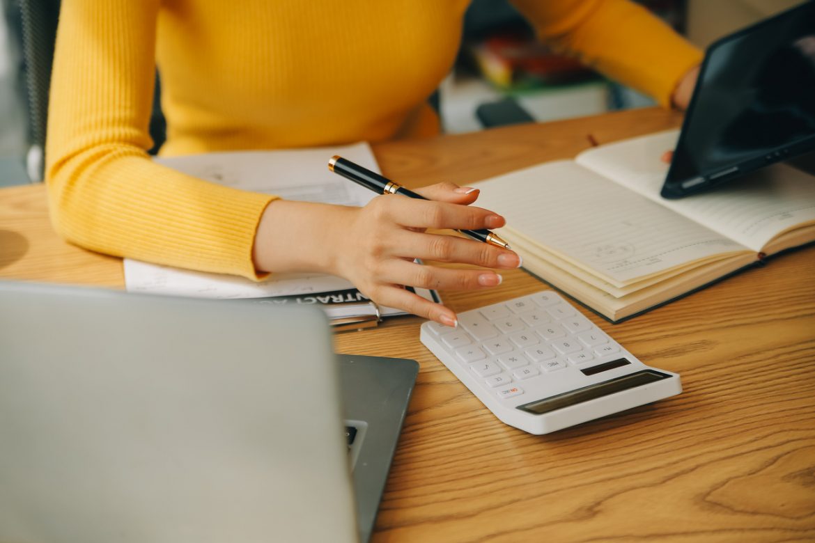 WIBOR, kredyt, finanse osobiste, banki, umowy, zadłużenie, długi, fot. Vecteezy/Titiwoot Weerawong