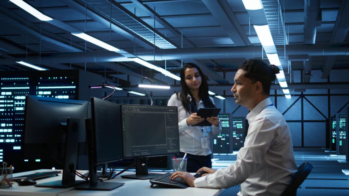 Serwery, AI, sztuczna inteligencja, centra danych, NIS2, cyberbezpieczeństwo, fot. Freepik/DC Studio