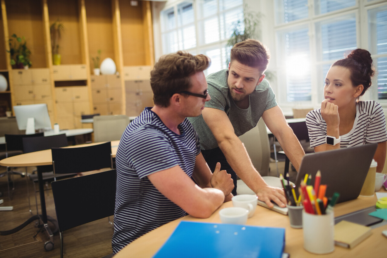 Młodzi Polacy nie korzystają z benefitów. Często… o nich zapominają