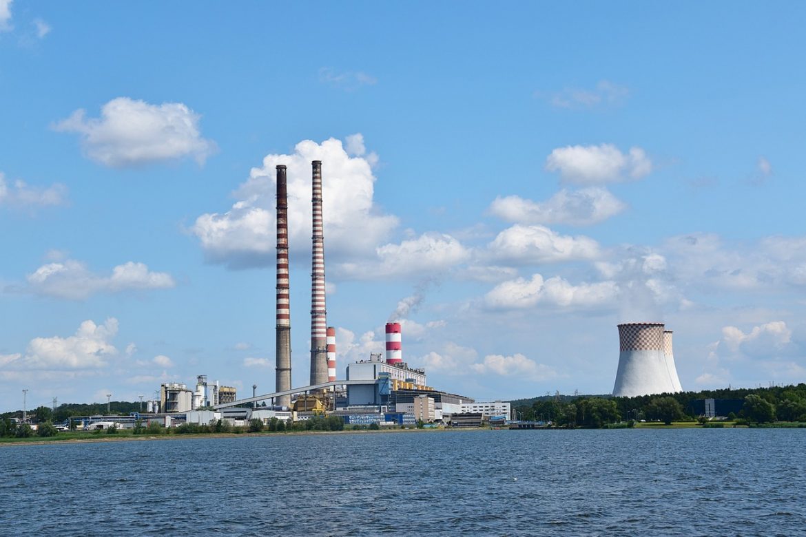Niedobory wody w energetyce. Na zdjęciu elektrownia Rybnik, PGE Energia Ciepła, fot. Fotopolska.eu/Piotr Brzezina CC BY-NC-ND 3.0 PL