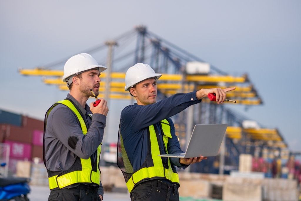 Pieniądze są, ale ludzi brakuje. Polskie inwestycje są na granicy wydolności