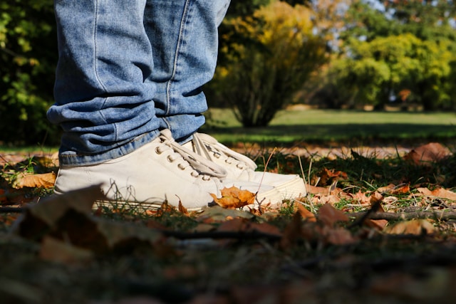 Młodzi bez wsparcia, państwo z rachunkiem. Nowy raport o pieczy zastępczej