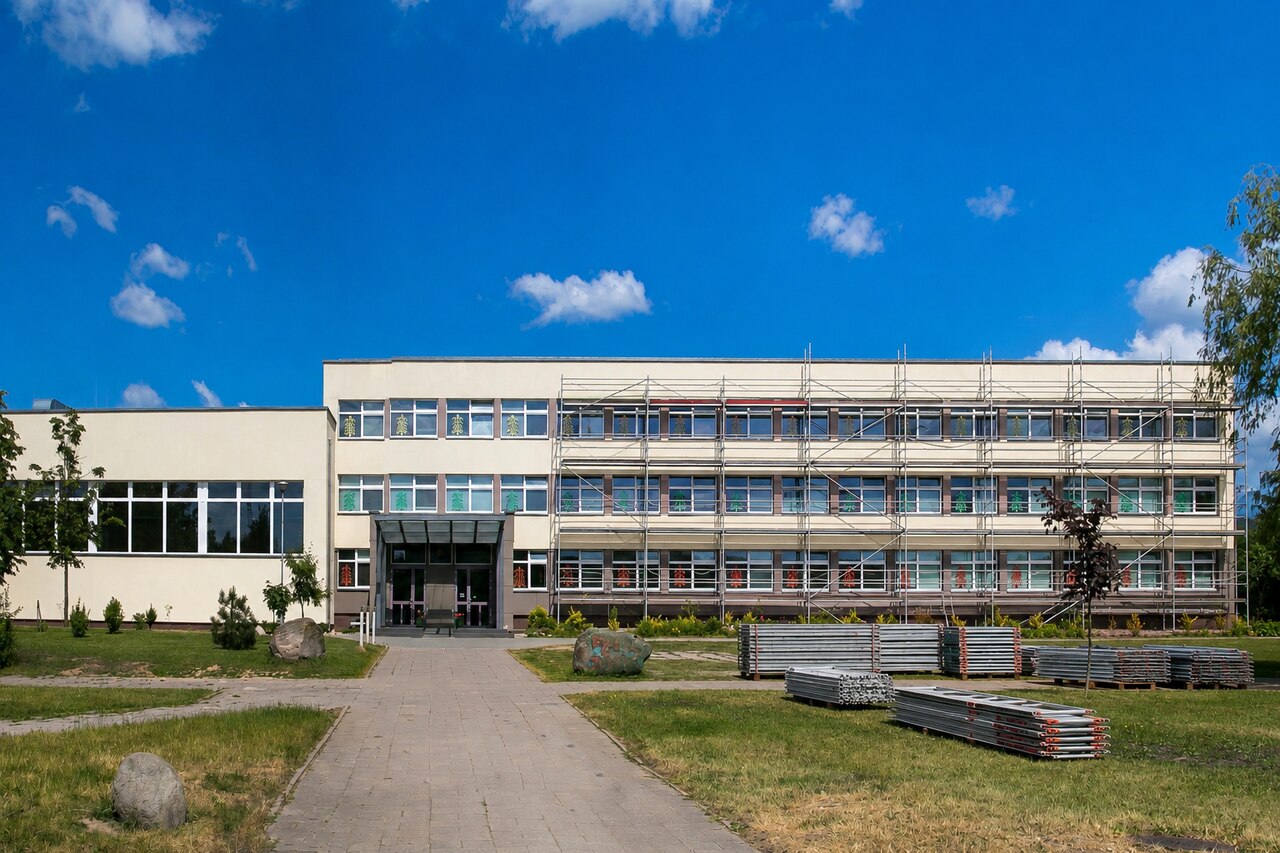 Wakacyjne remonty szkół ruszają. Samo malowanie ścian nie wystarczy