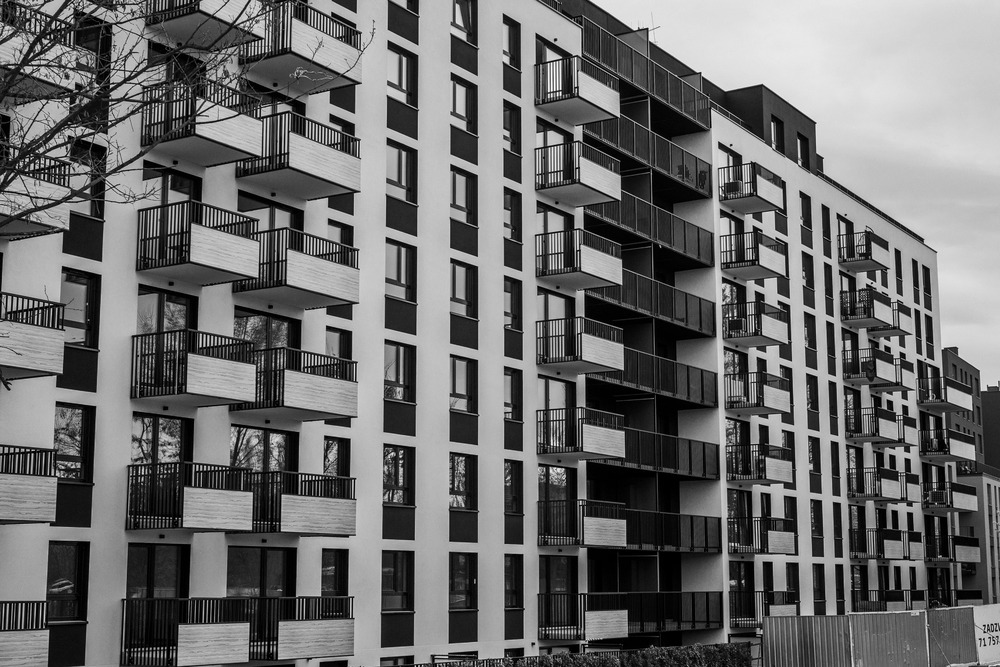 Zgłoszenia usterek od lokatorów – jak je sprawnie obsługiwać?