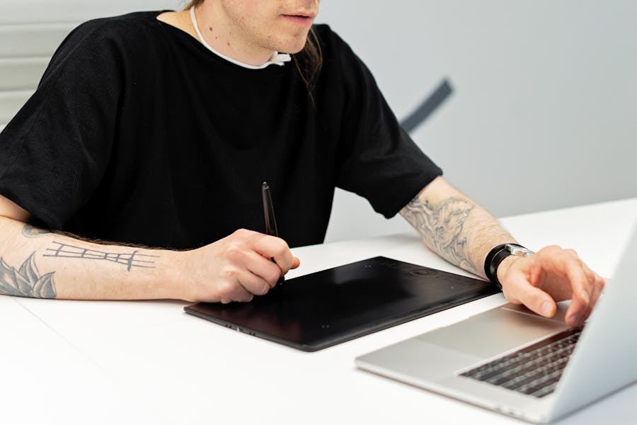 Freelancerzy mogą dostać rykoszetem. Ustawa platformowa budzi obawy branży