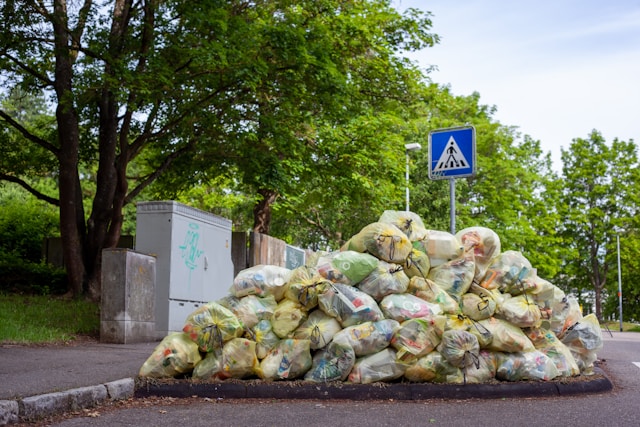 Polska miała zebrać 100 proc. plastikowych butelek. WEI mówi o statystycznej iluzji