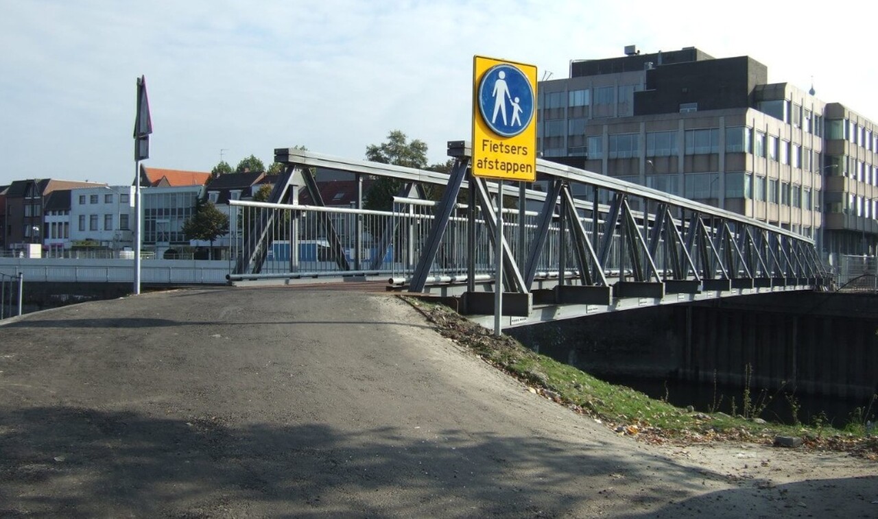 Kładka dla pieszych w 48 godzin? Jak modułowe mosty JTB-P skracają czas realizacji inwestycji infrastrukturalnych