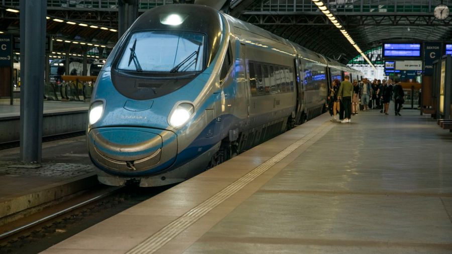 Europa chce jednego biletu na kolej. Pasażer zyska, mały przewoźnik może zapłacić